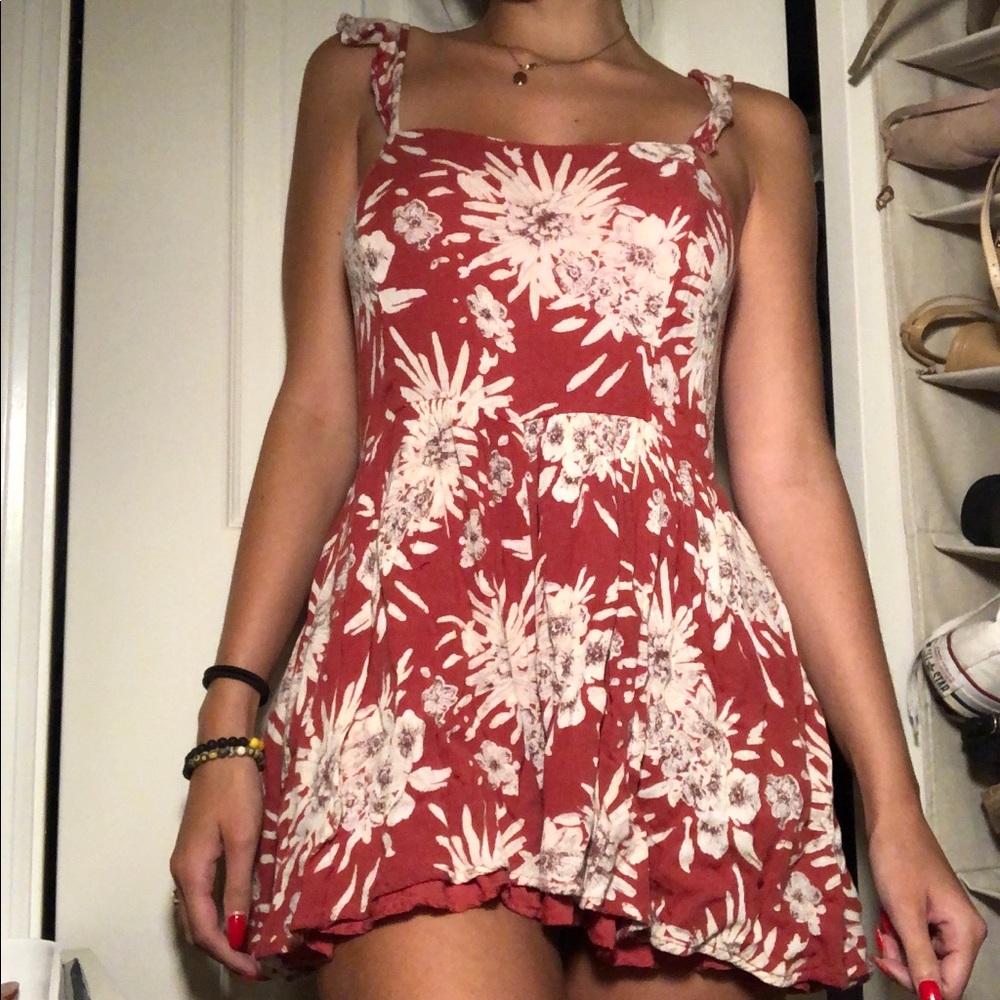 red floral UO romper - Picture 1 of 2